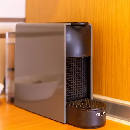 Central, Com Estacionamento Gratuito *